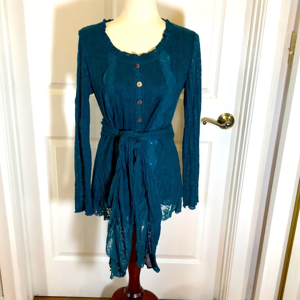 NWT The Pyramid Collection Size M teal blue lace tunic